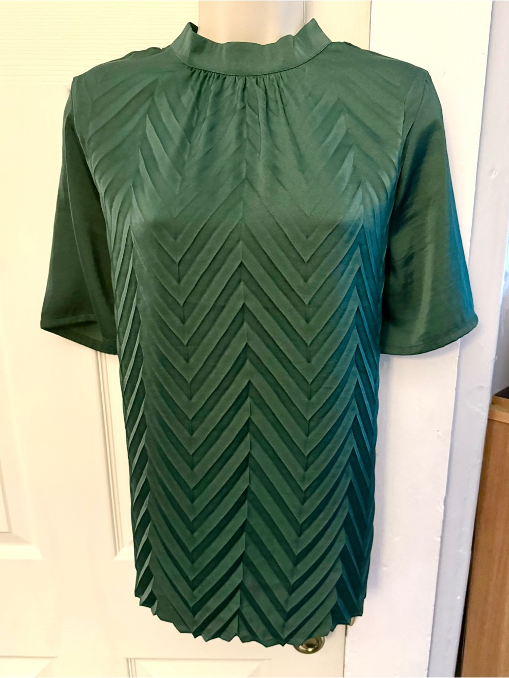 Vero Moda Yaspina Blouse Green Chevron Texture Short Sleeve Medium NWT